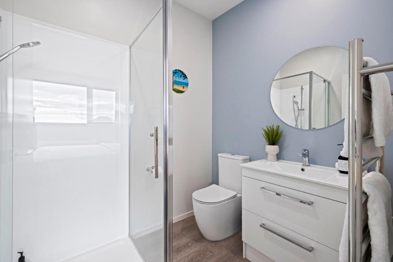 Seaside Serenity At Bask Retreats Mount Maunganui Exterior photo